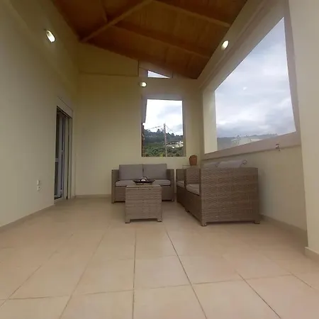 μεζονετα θμκ Apartman Flámbouras